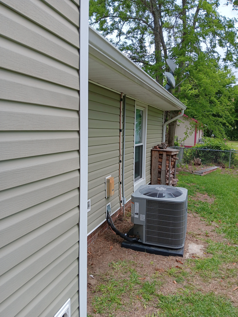 Air Time of the Carolina's Logo