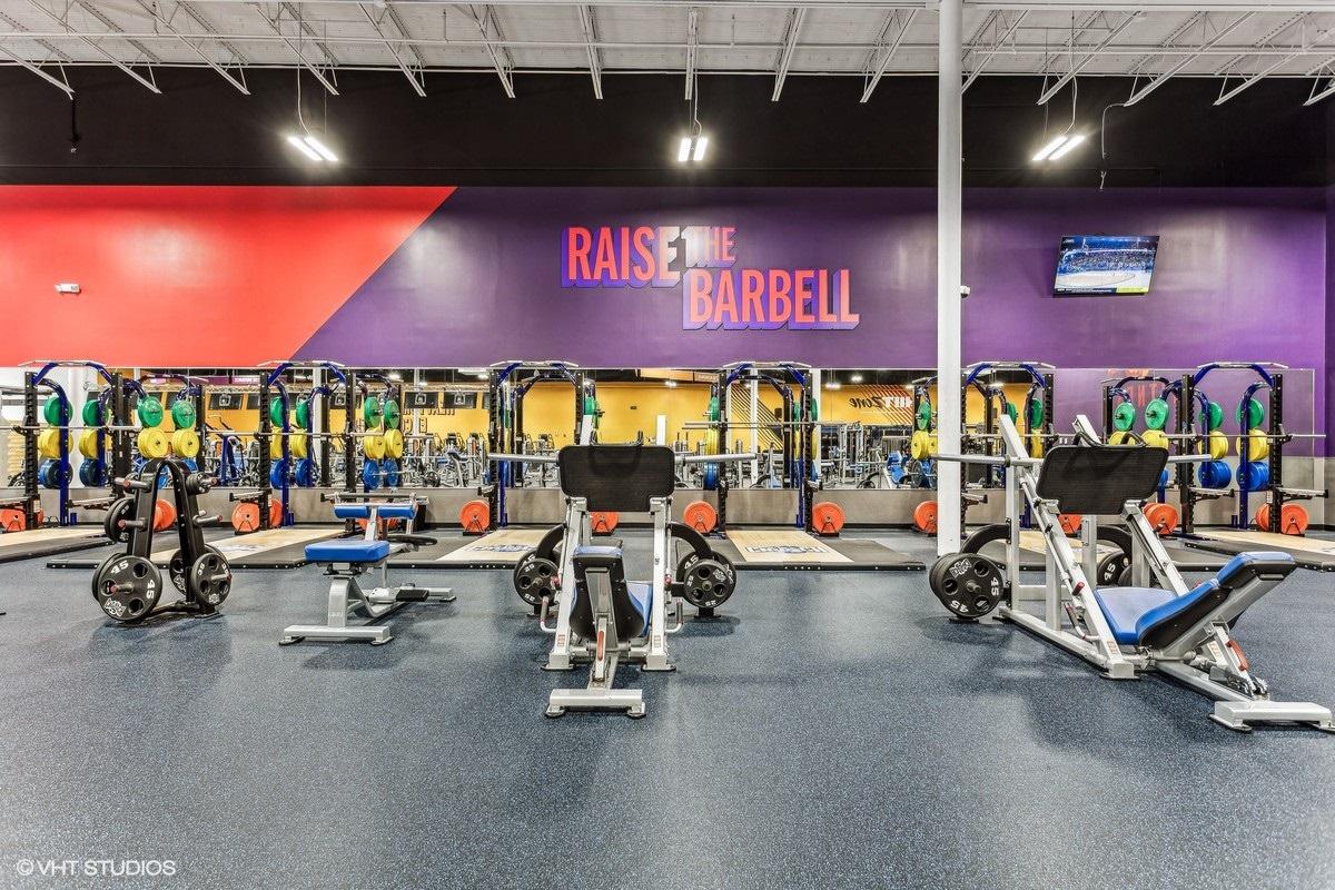 Crunch Fitness - Hixson Image