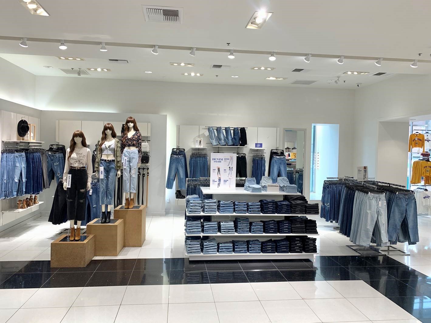Forever 21 - Camarillo, CA