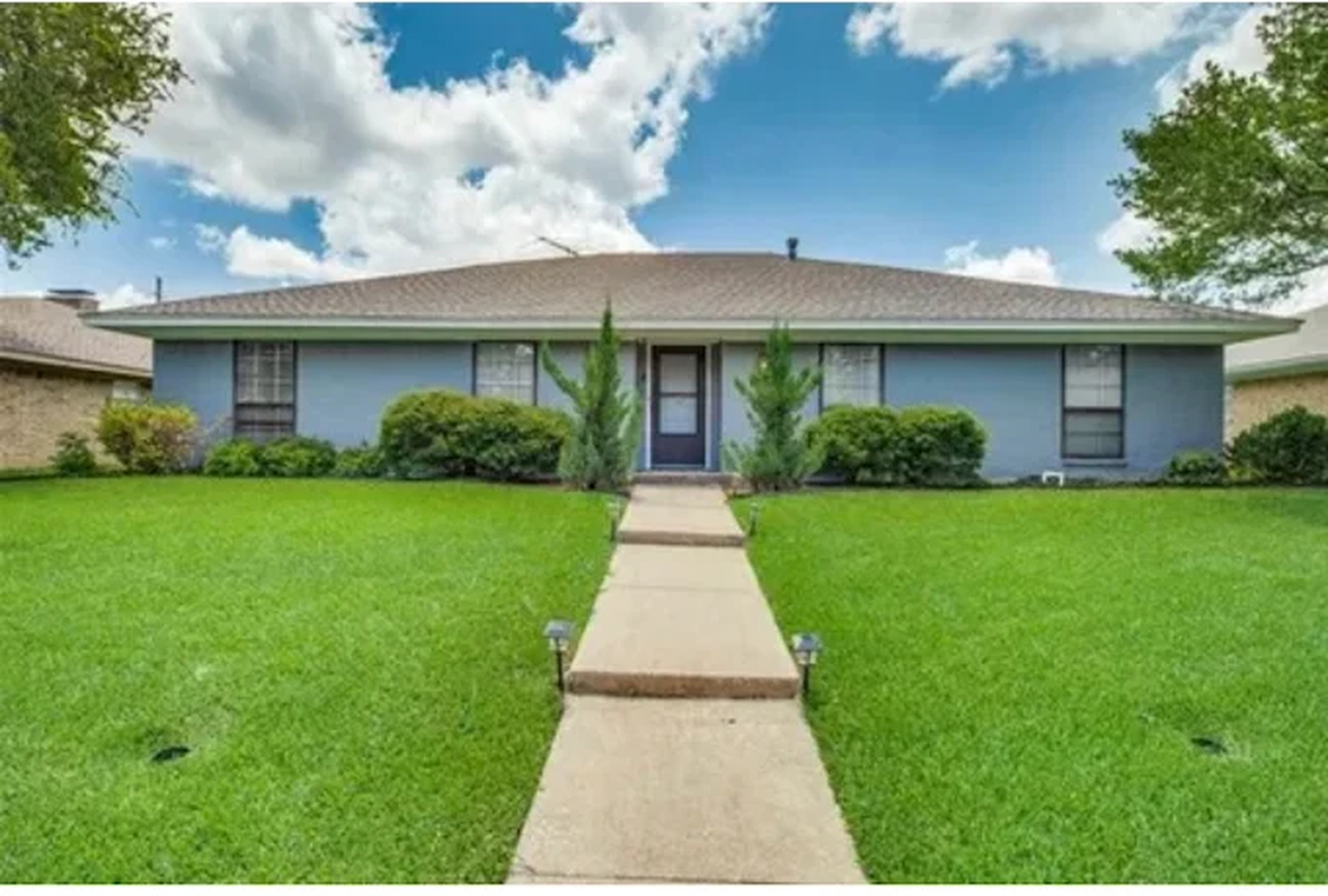 Texas Best Roofing Solutions, LLC Logo