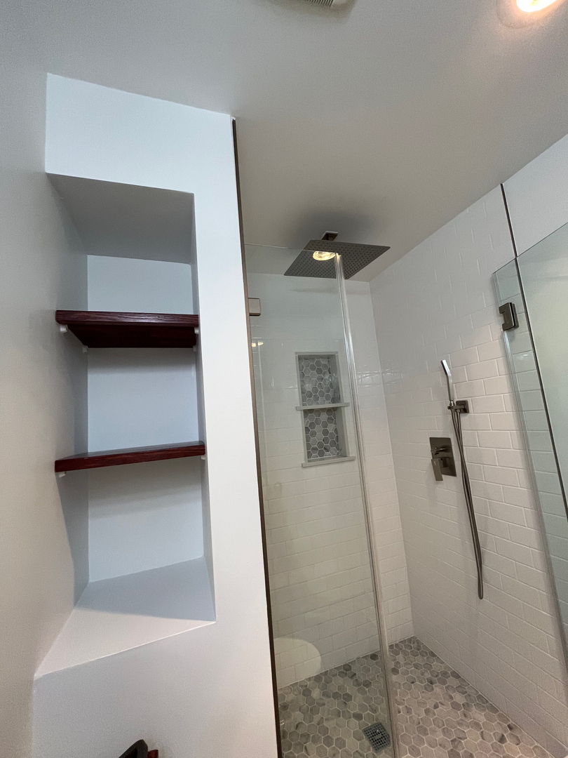 DMV Fix Remodeling Construction, LLC Logo