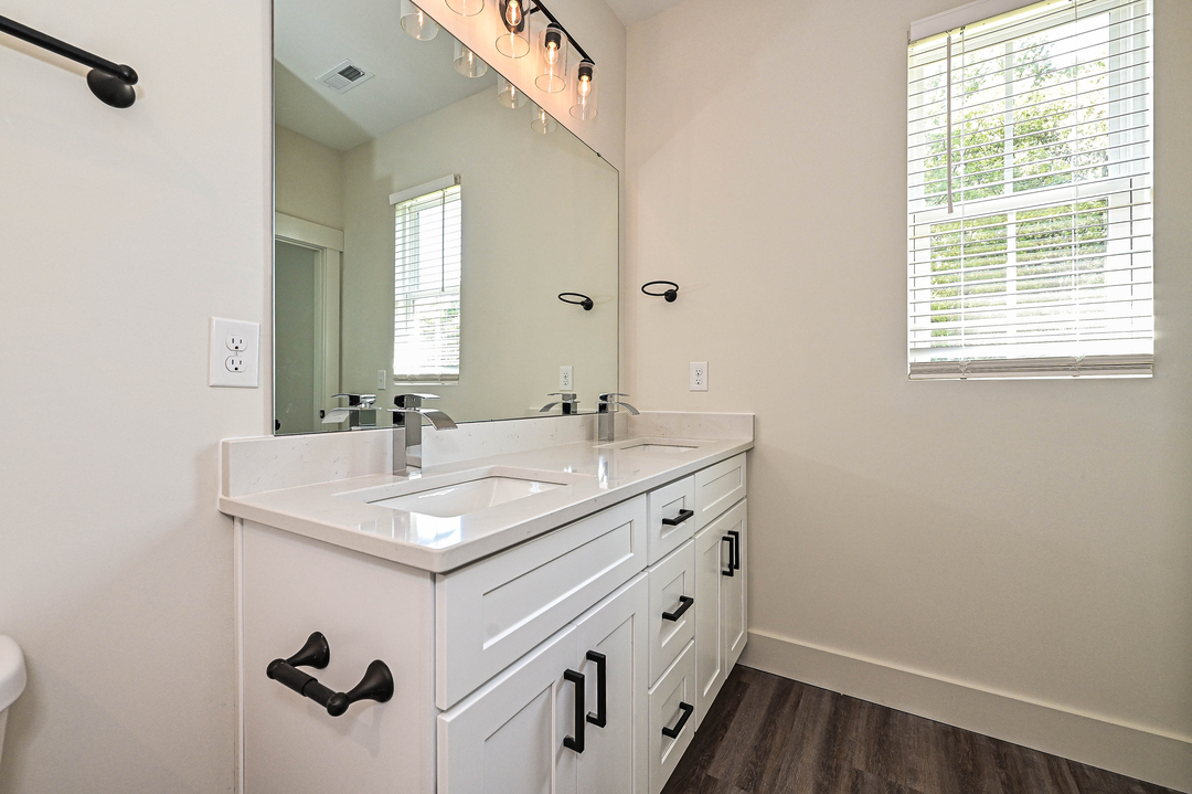 New View Realty Group Image