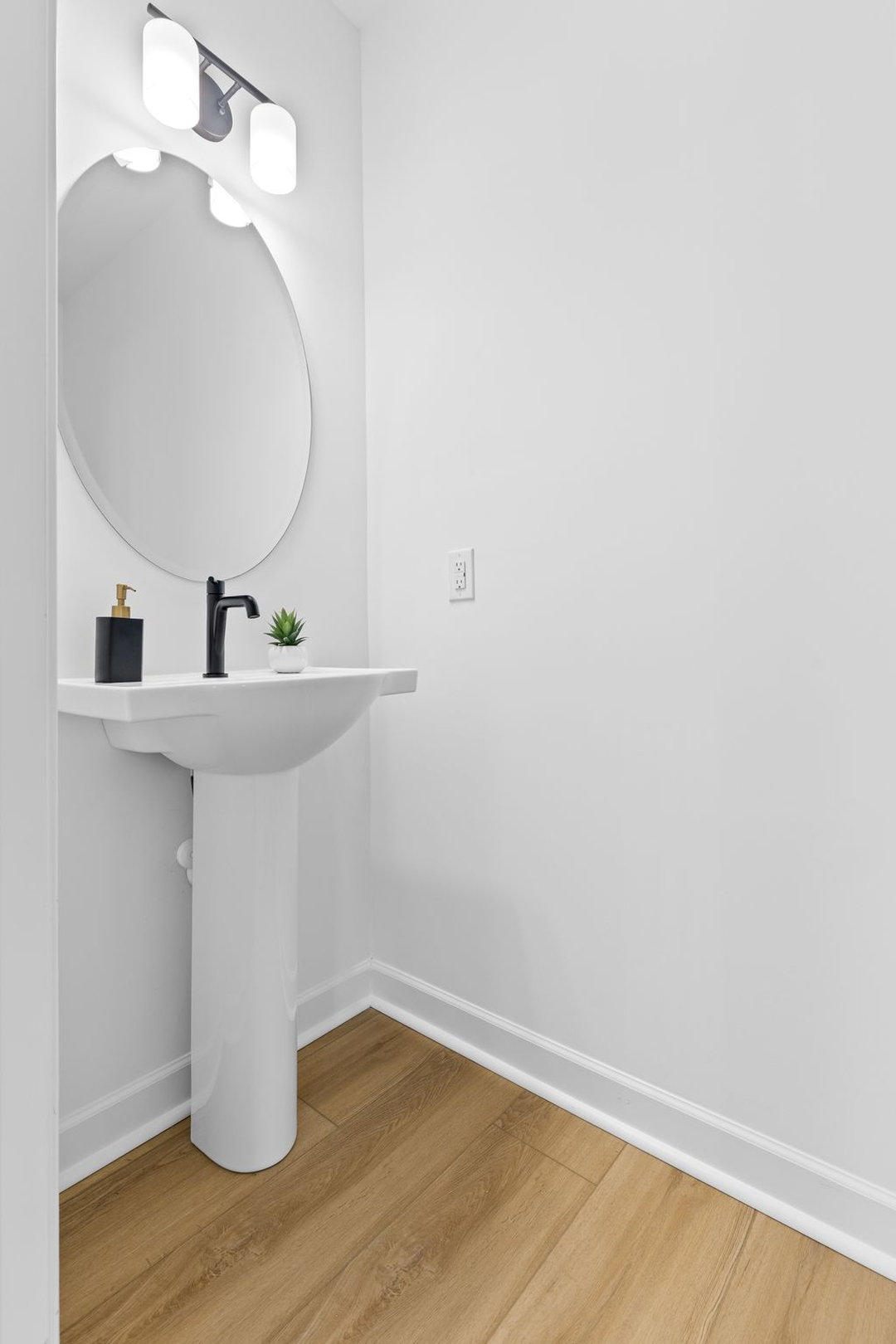 New View Realty Group Image