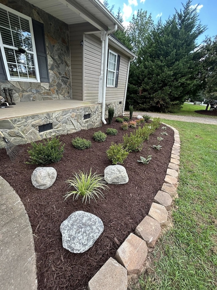 Distinct Landscape Management LLC Image