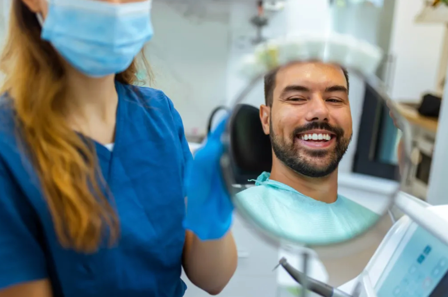 Vienna Implant &amp; Family Dentistry Logo