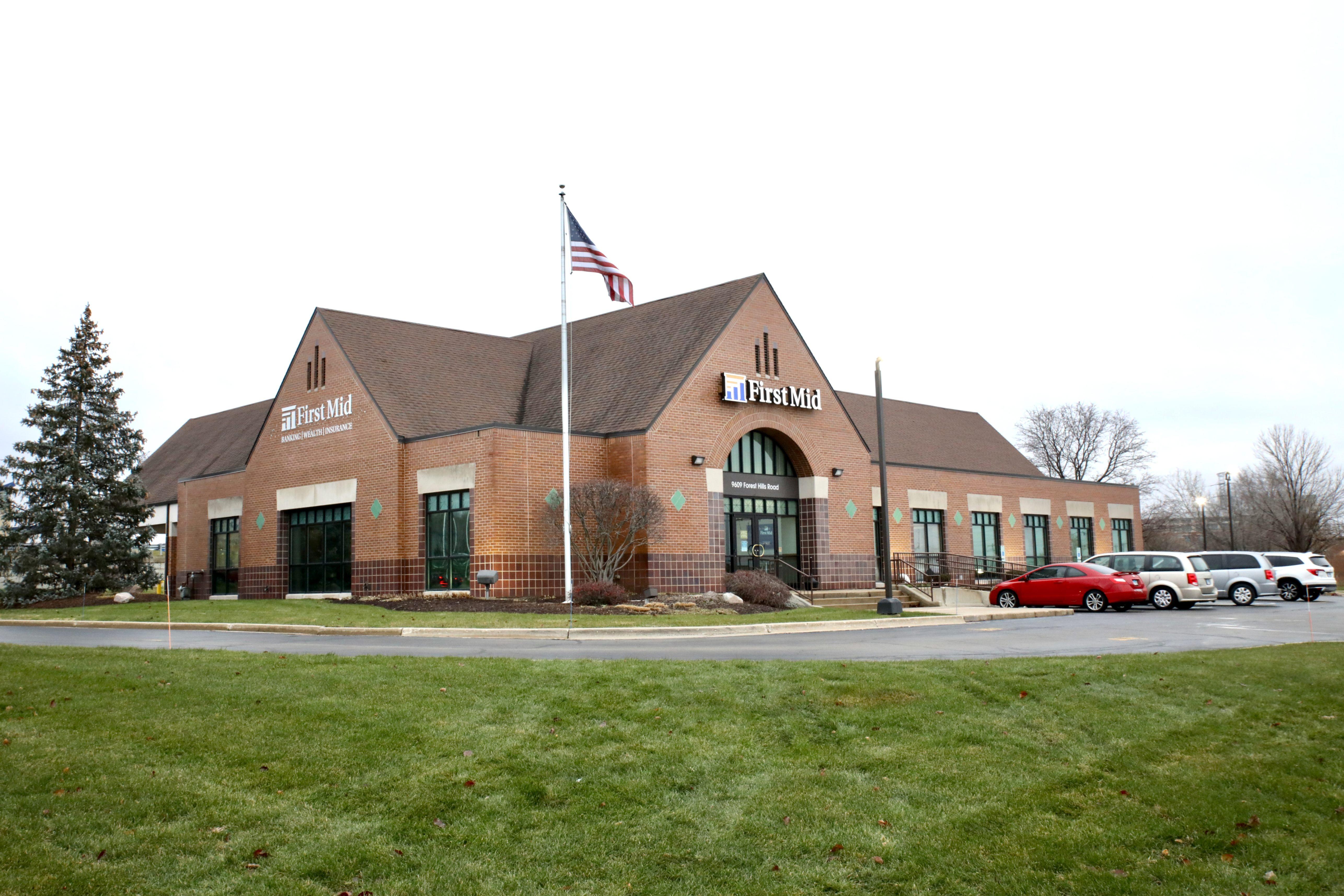 First Mid Bank & Trust Image
