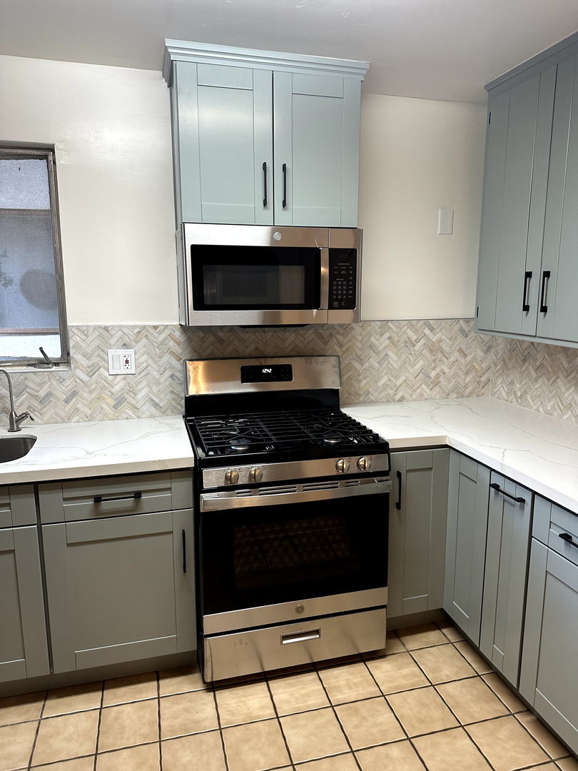 That Guy Construction &amp; Maintenance Logo