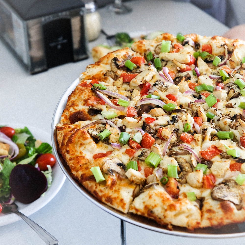 Round Table Pizza Image