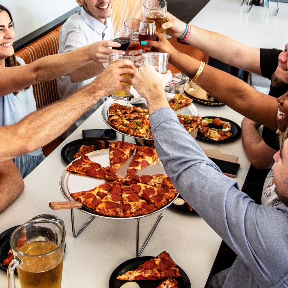 Round Table Pizza Image