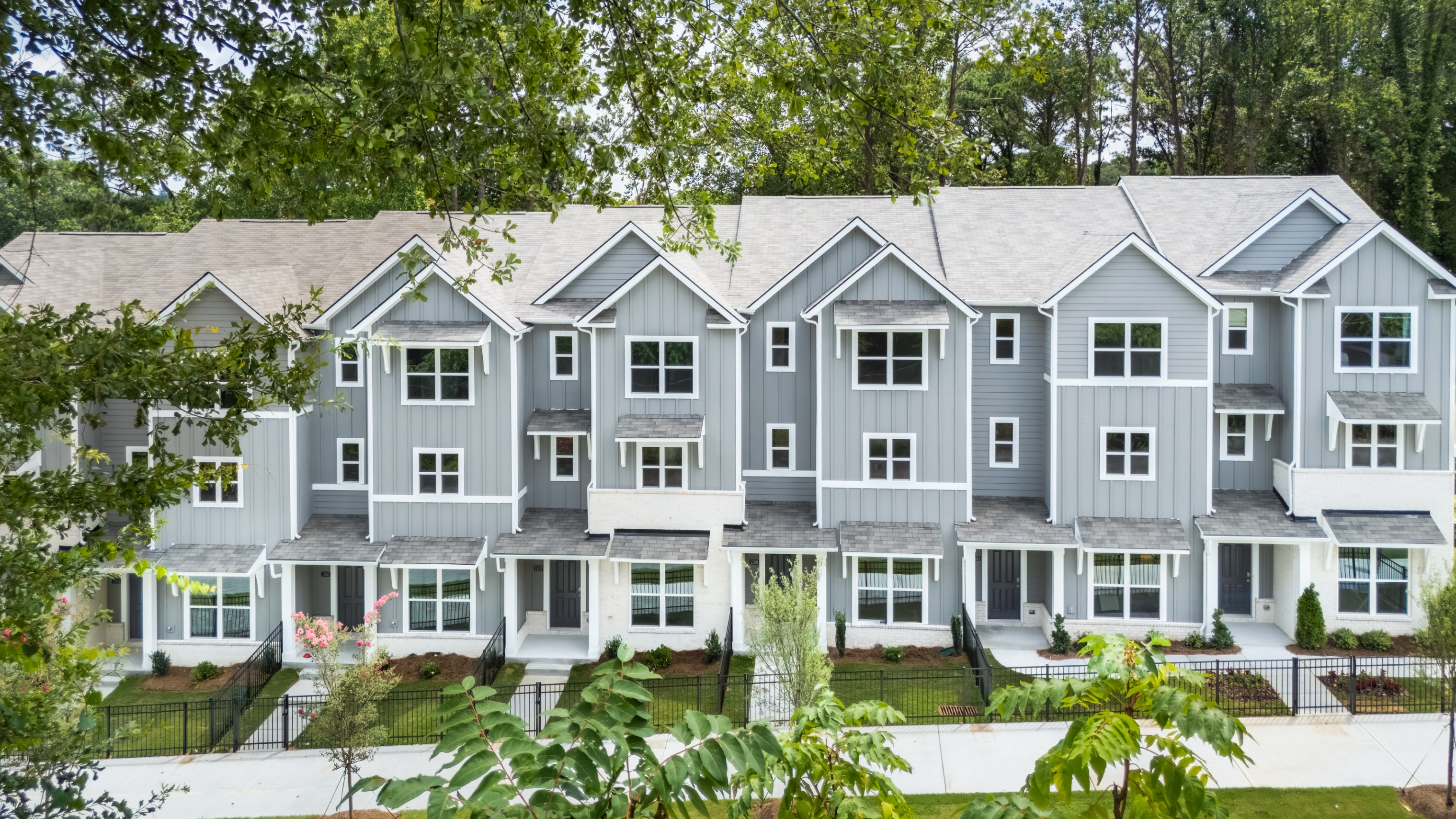 Benteen Reserve by D.R. Horton Logo