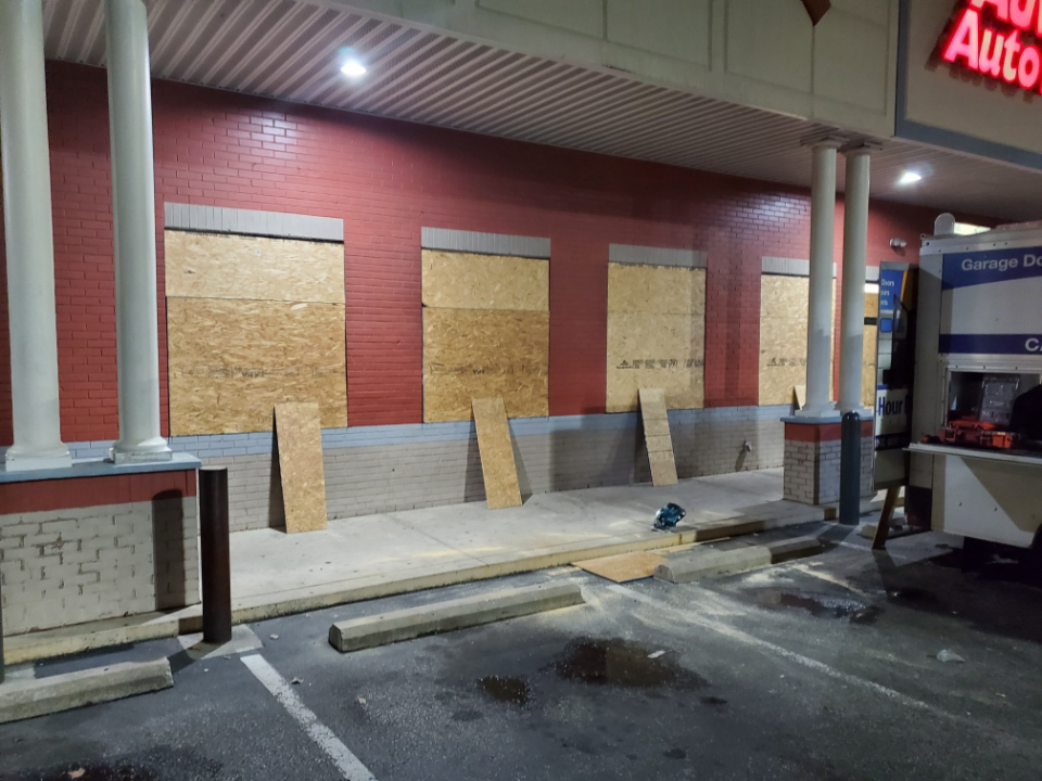 A-24 Hour Door National Inc Image