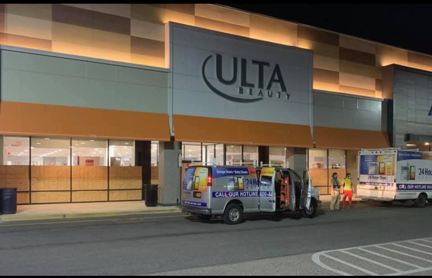 A-24 Hour Door National Inc Image