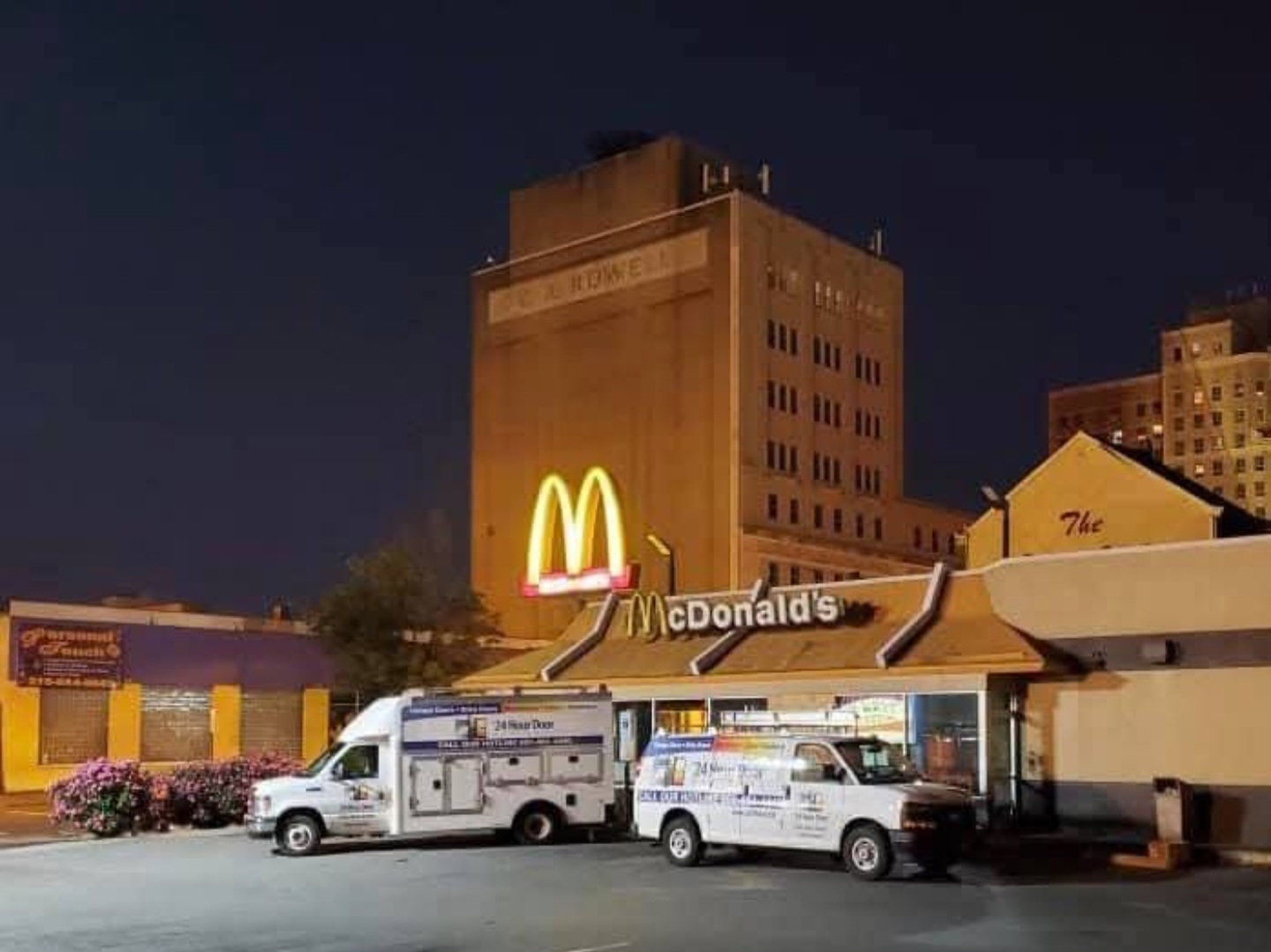 A-24 Hour Door National Inc Image