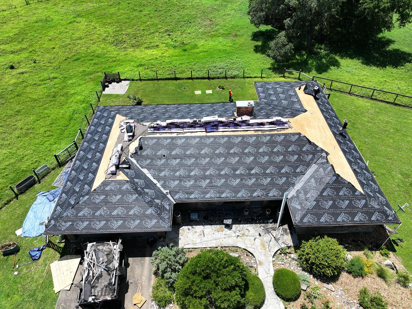 Spade Roofing and Gutters Image