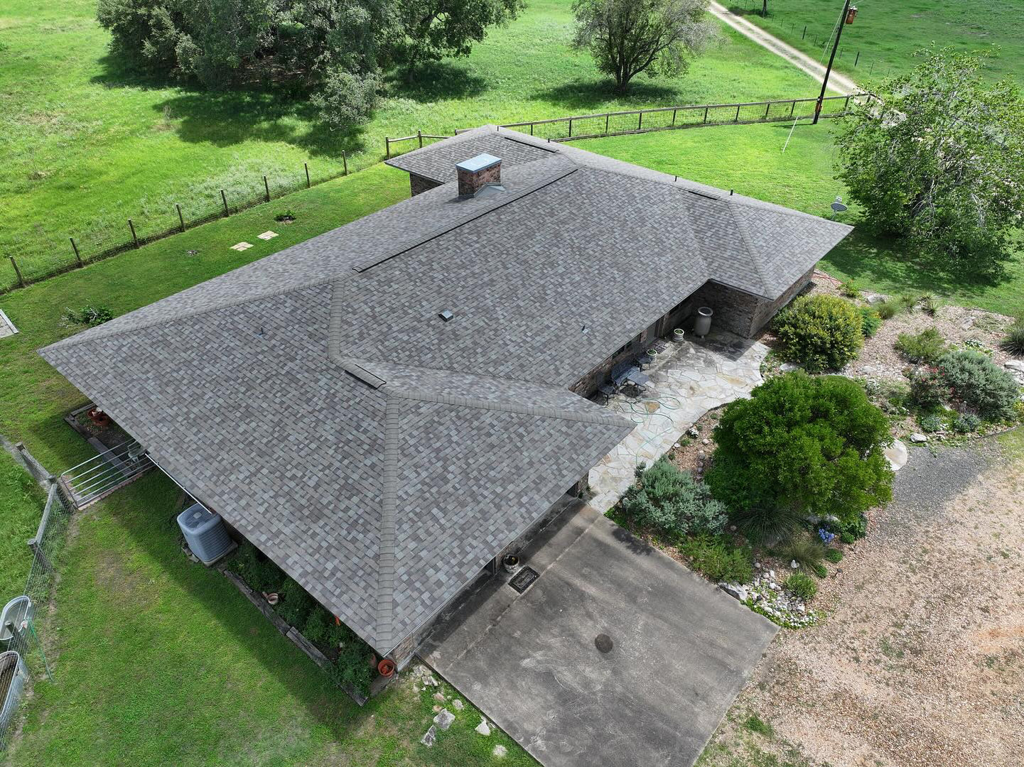 Spade Roofing and Gutters Image