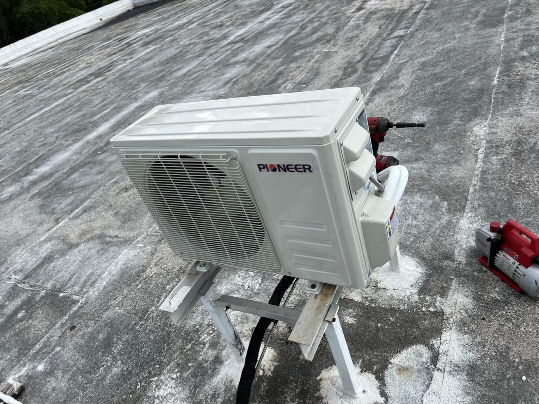 Miami Air Conditioning &amp; Duct cleaning inc Logo