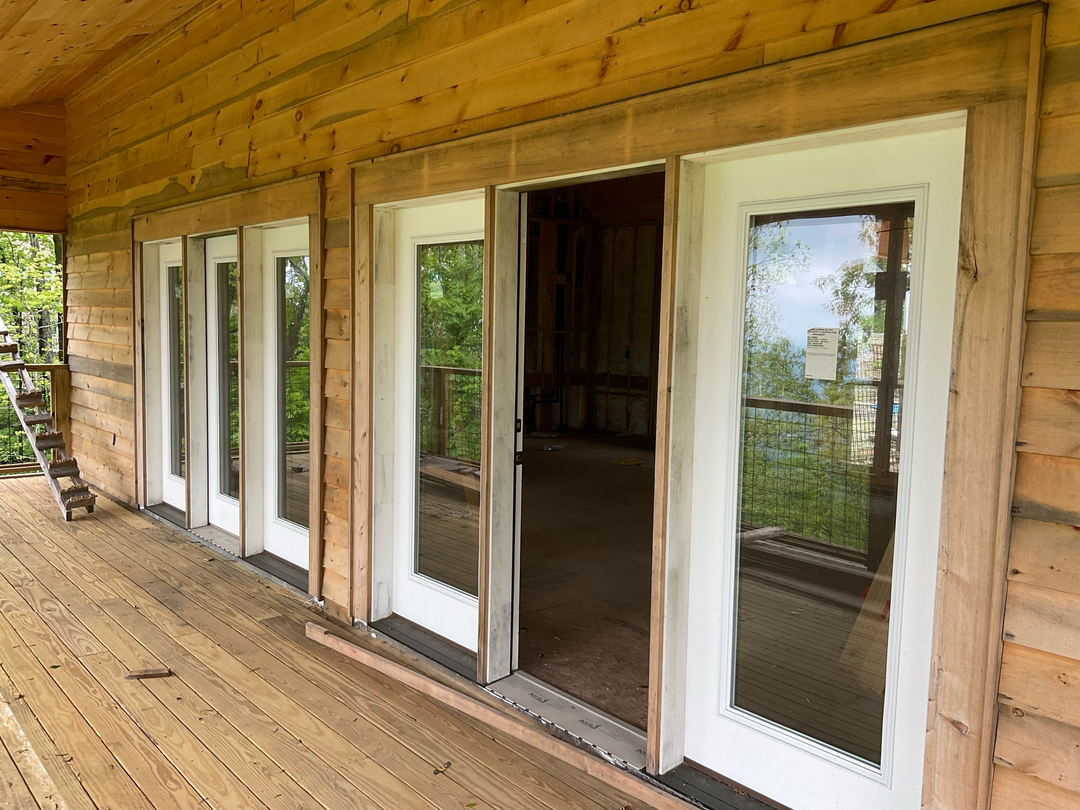 Aleruiz Painting Logo