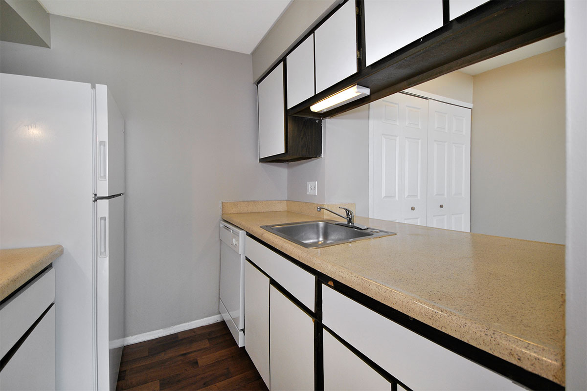 Carlyle Place - Clinton Township, MI