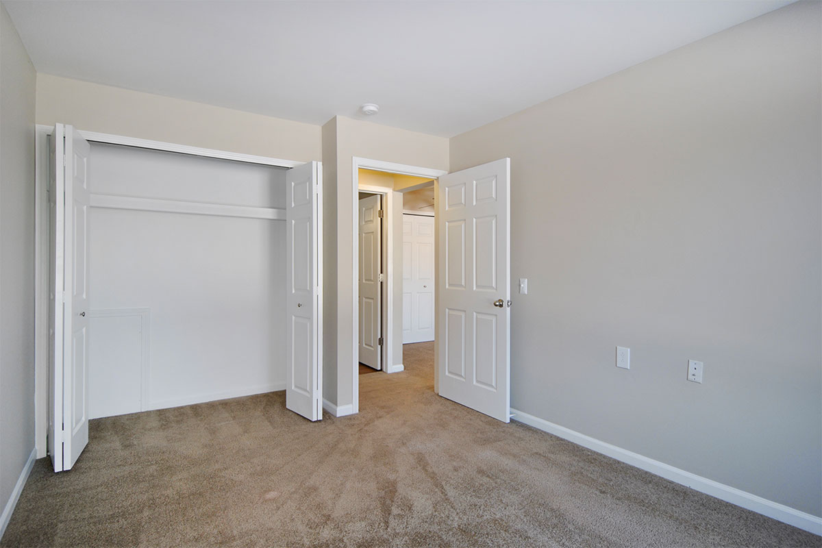 Carlyle Place - Clinton Township, MI