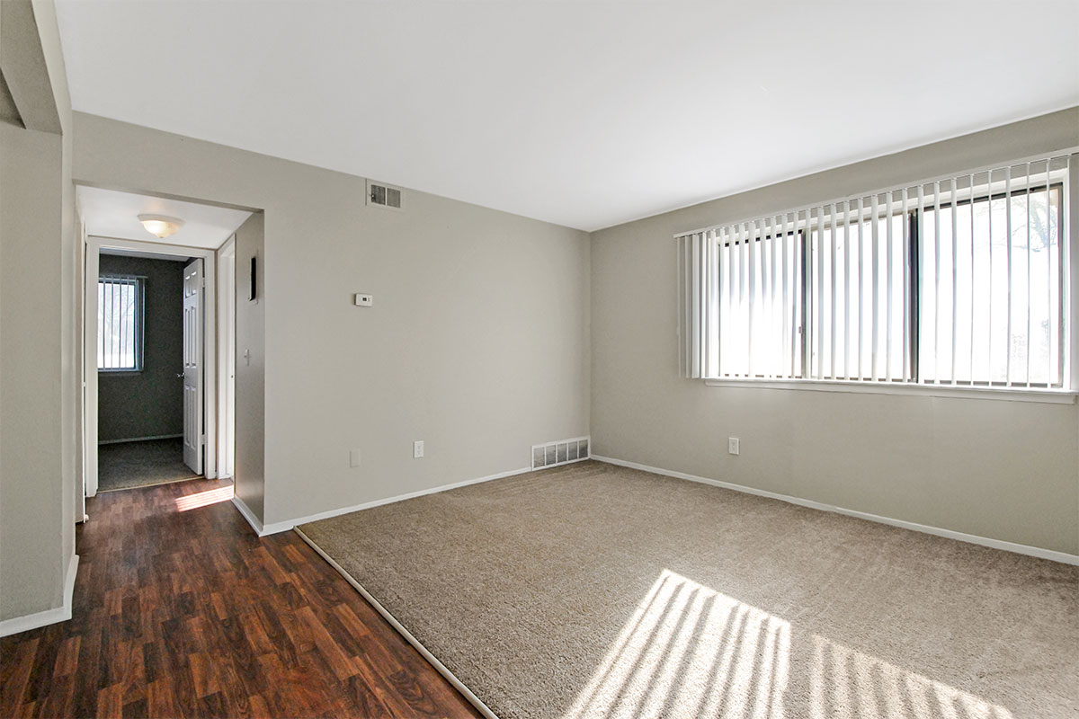 Carlyle Place - Clinton Township, MI