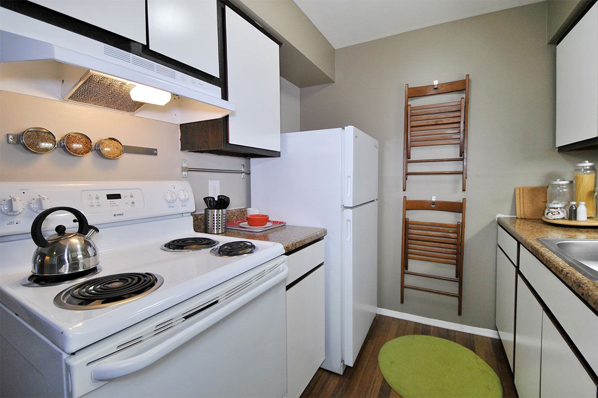 Carlyle Place - Clinton Township, MI