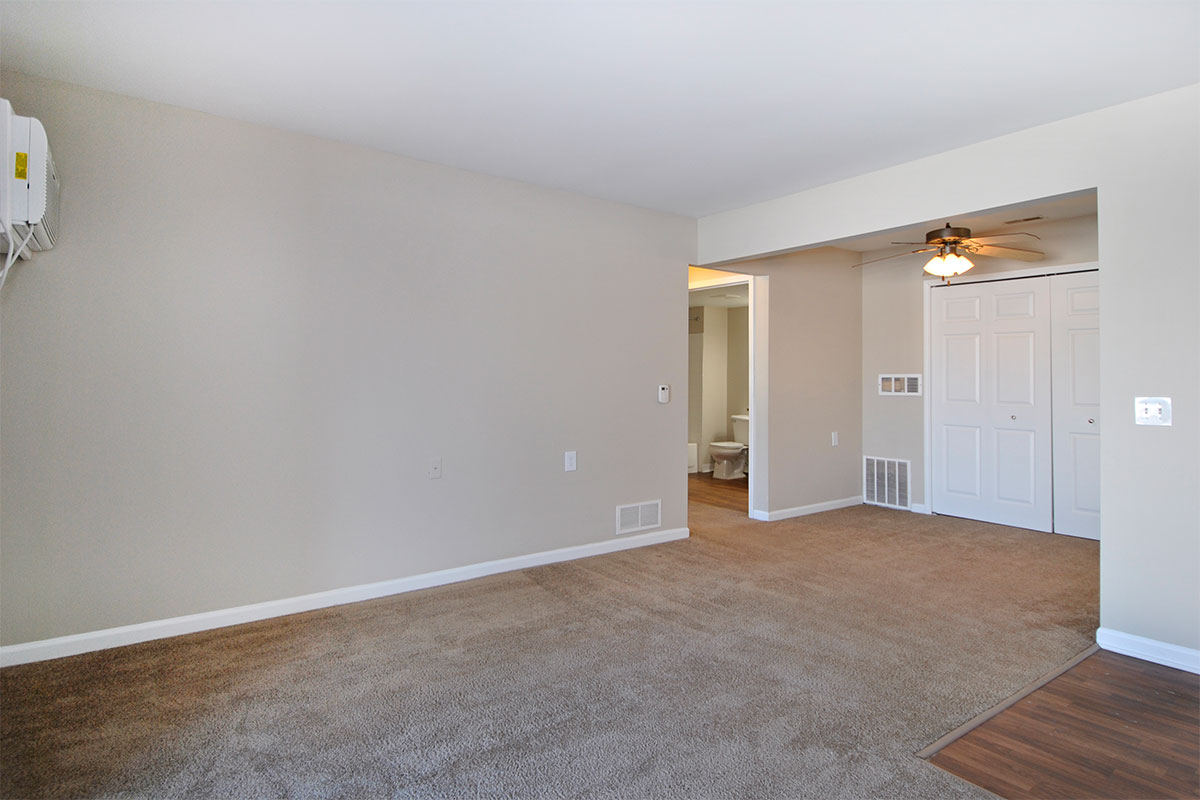 Carlyle Place - Clinton Township, MI