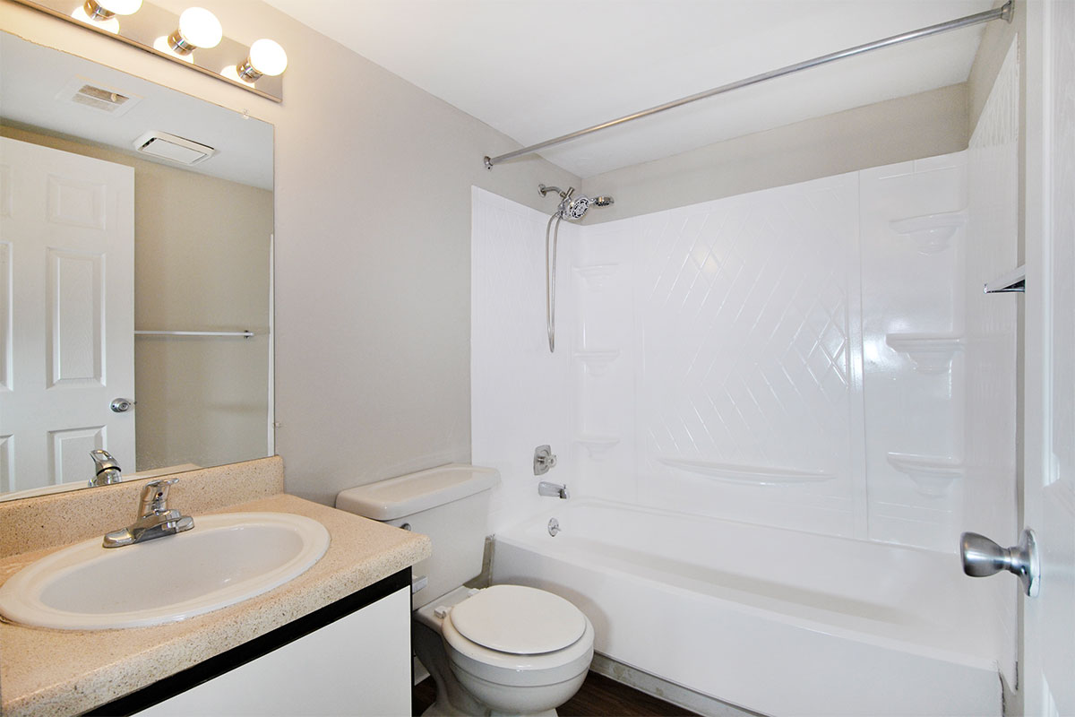 Carlyle Place - Clinton Township, MI