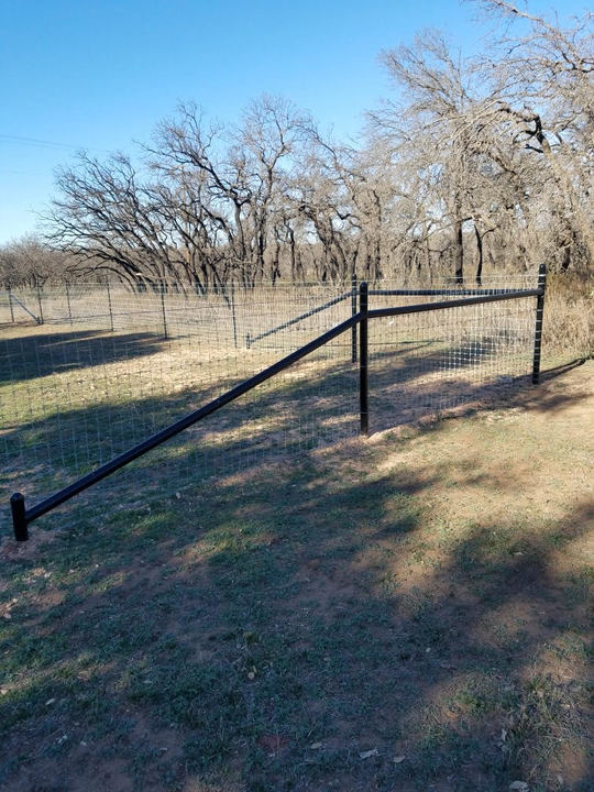 Frank Valdez Fencing Image