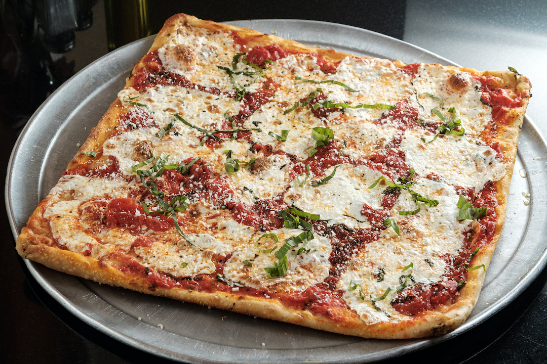 Hollywood Pizzeria & Restaurant Image