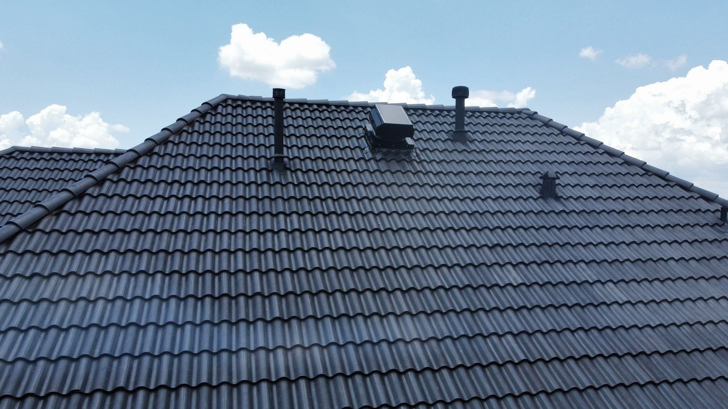 Paradigm Roof+Shield Logo