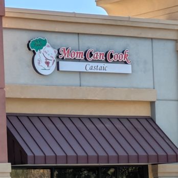 Mom Can Cook Castaic Logo