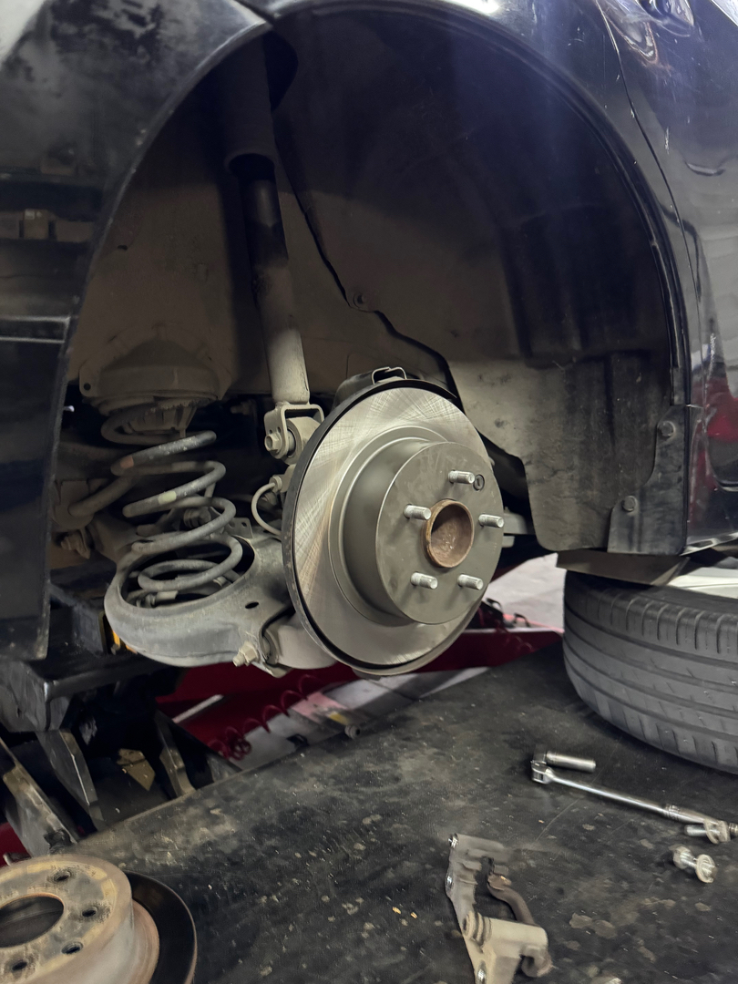 Calderon Brothers Tires Image