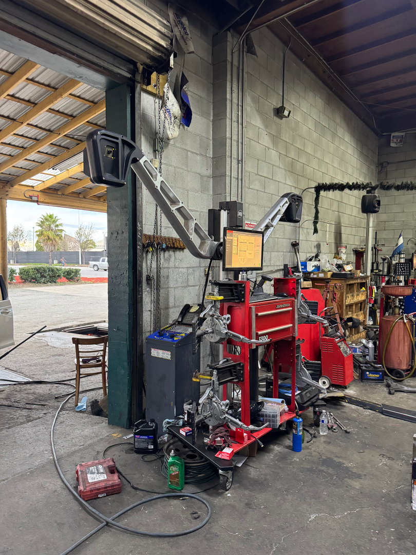 Calderon Brothers Tires Image