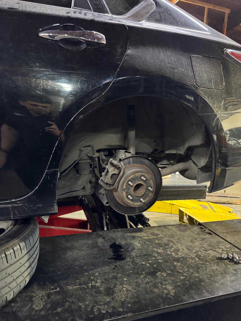 Calderon Brothers Tires Image