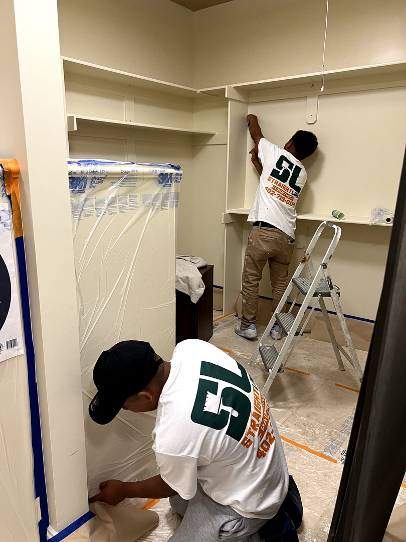 Straight Line Painting Image