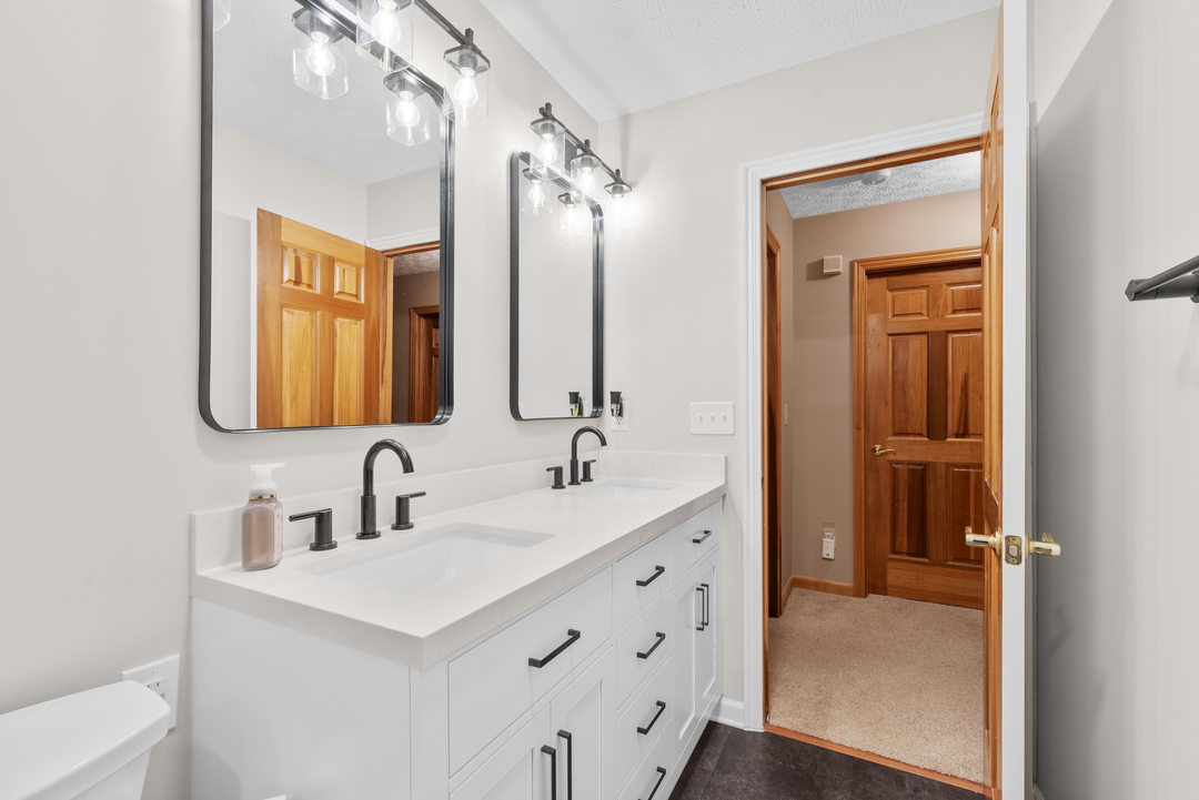 Fast Bath Makeover Image