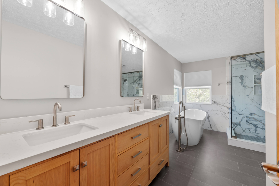 Fast Bath Makeover Image