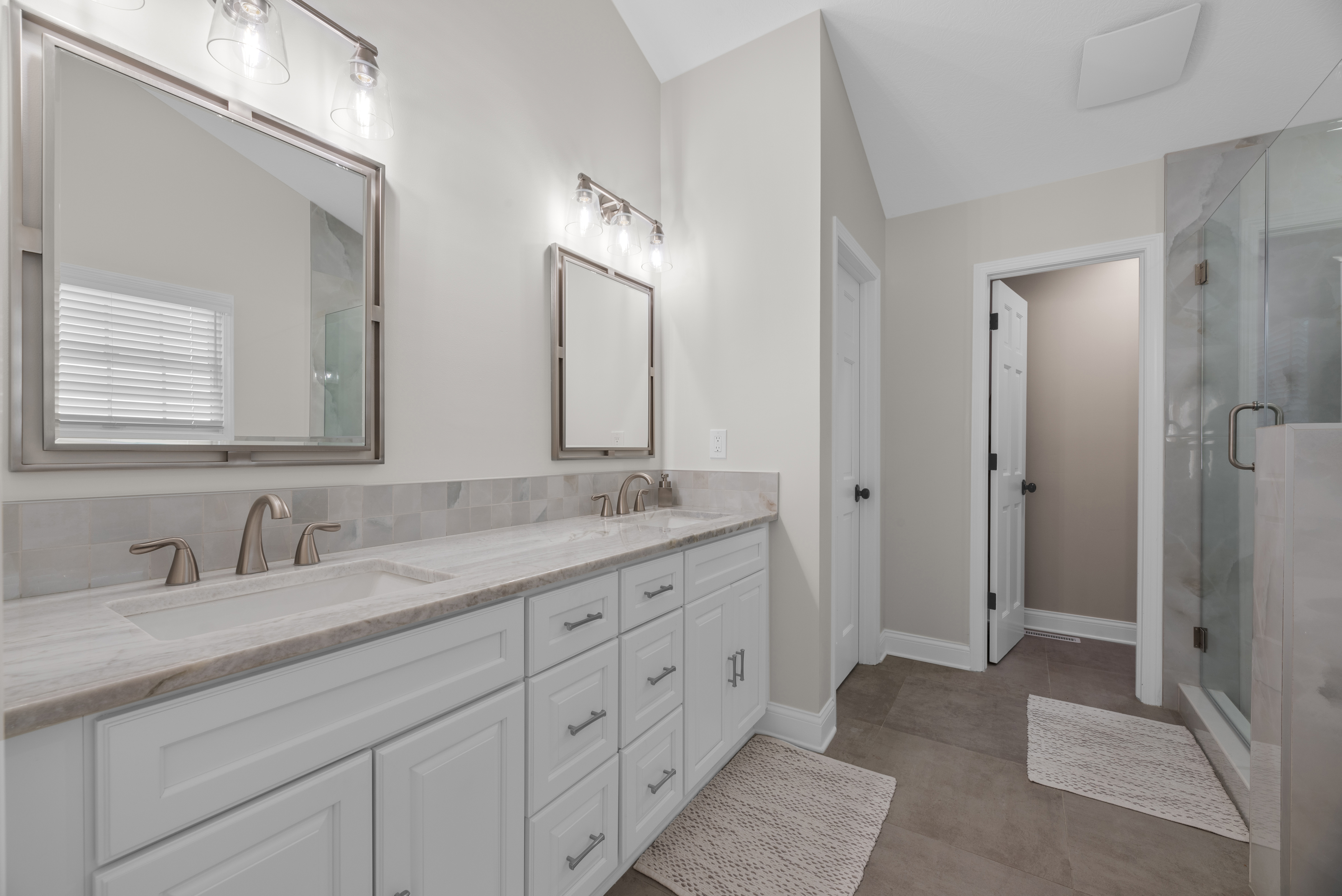 Fast Bath Makeover Image