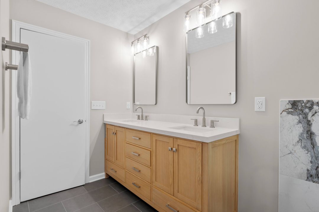 Fast Bath Makeover Image