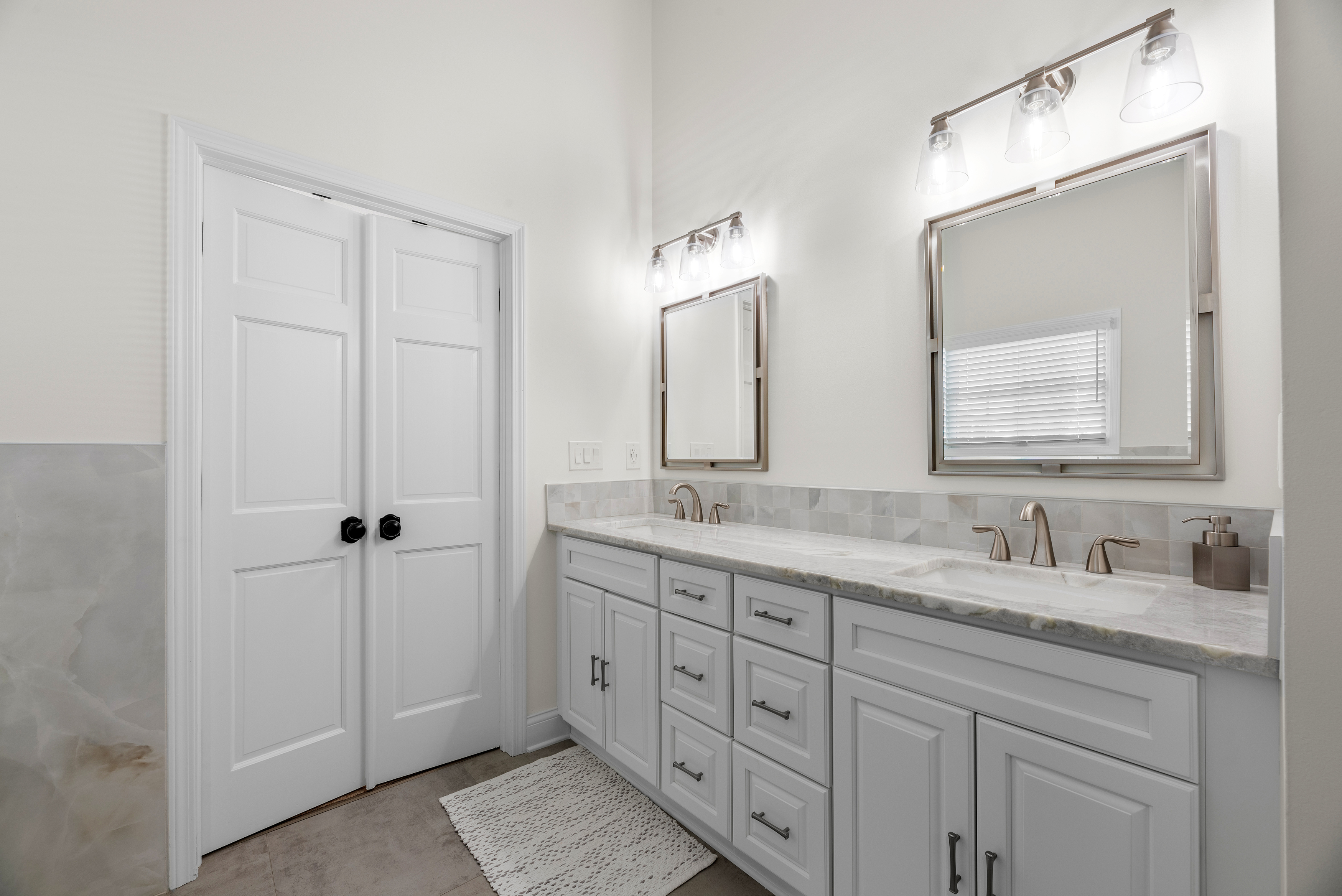 Fast Bath Makeover Image