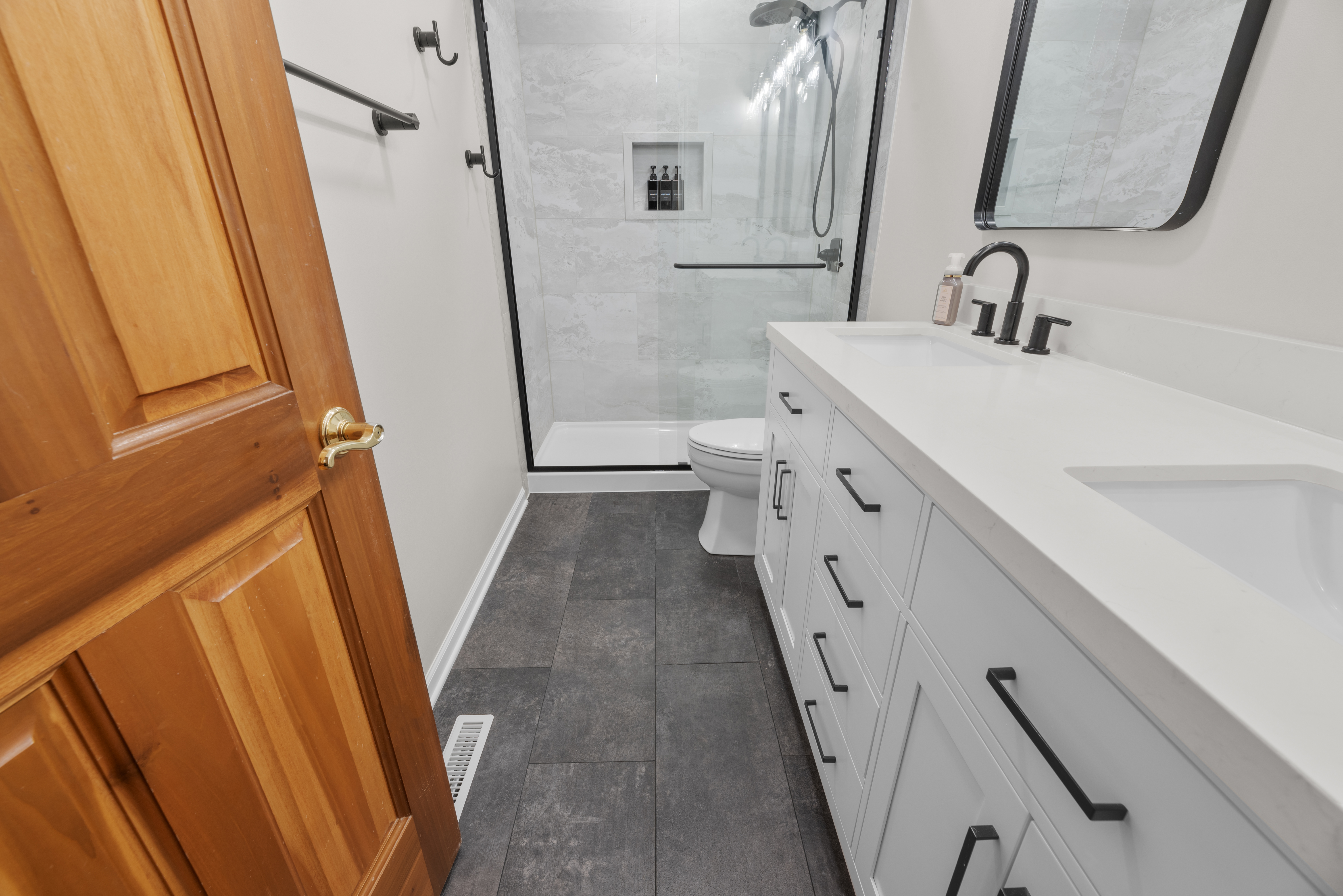 Fast Bath Makeover Image