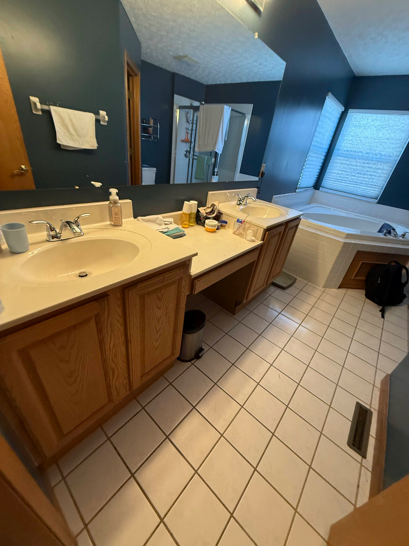 Fast Bath Makeover Image