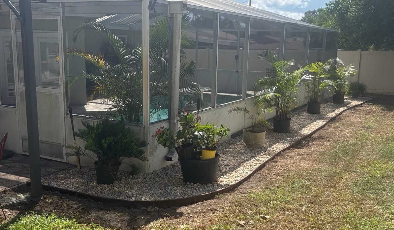 Joey's Weeding & Landscaping Image