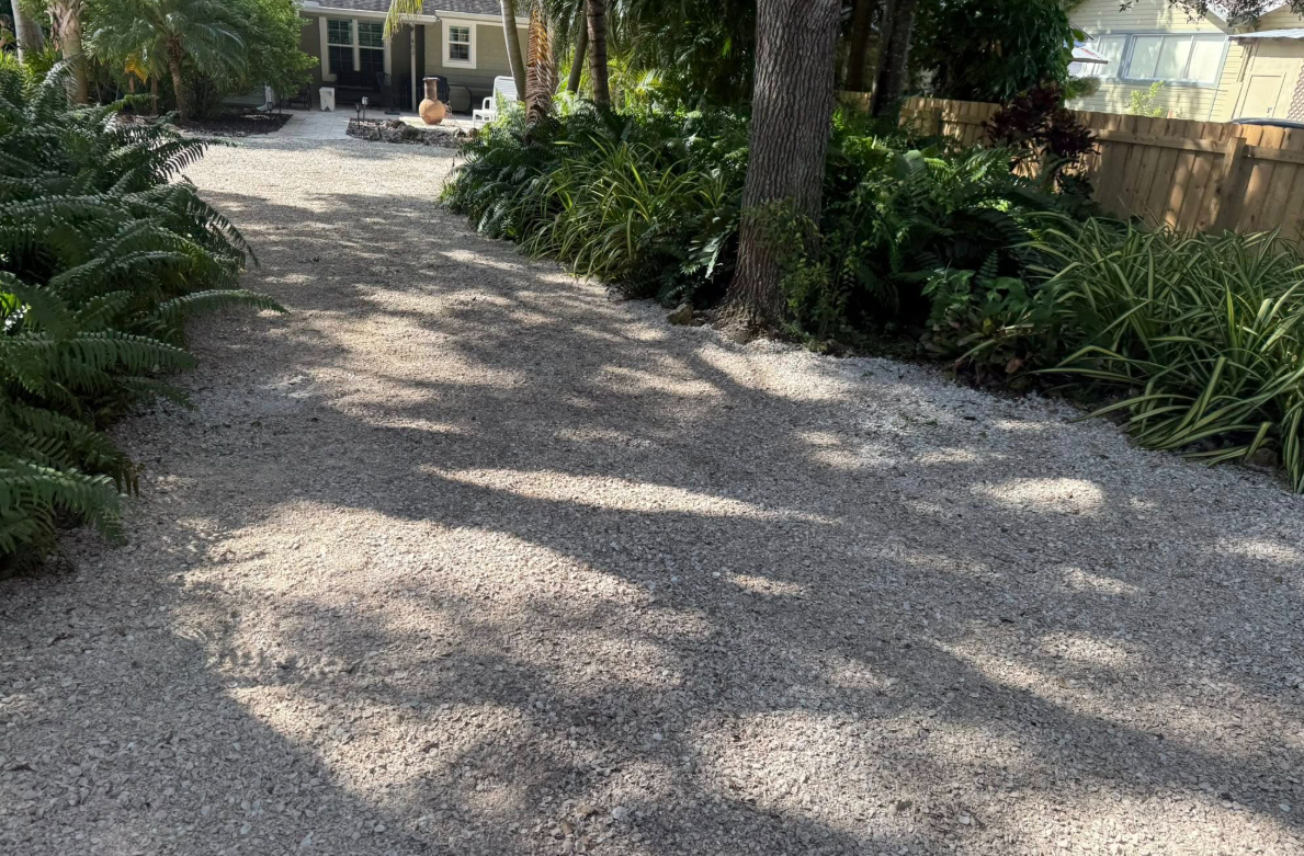 Joey's Weeding & Landscaping Image