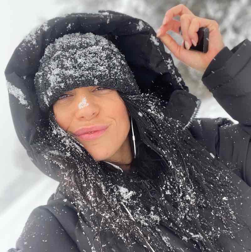 Bella Alvarez post 2