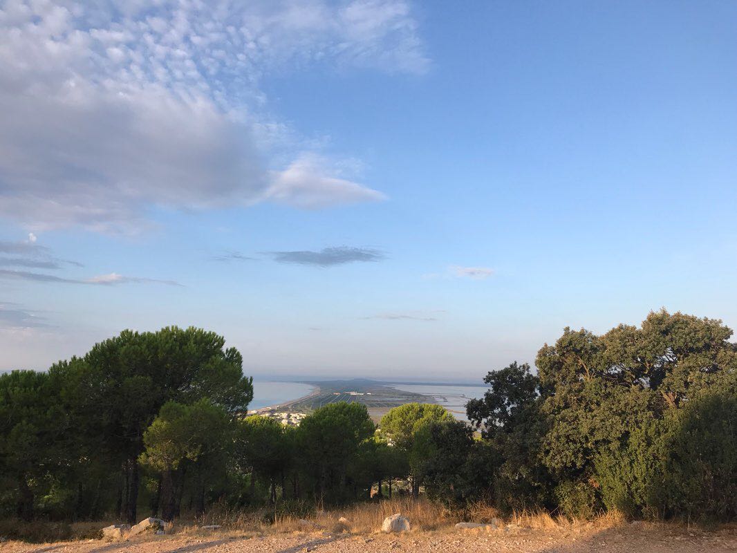 walking near me in Les Pierres Blanches in winter