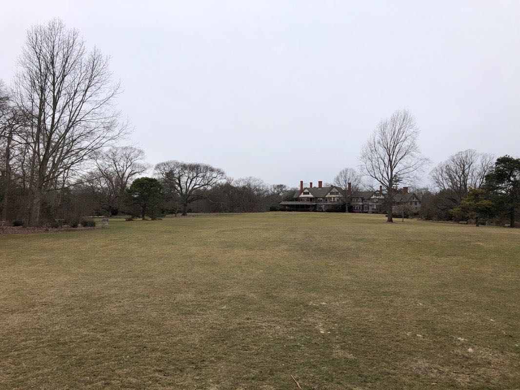 walking near me in Bayard Cutting Arboretum State Park in winter