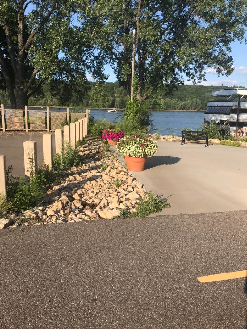 walking near me in Bridge View Park - Future in winter