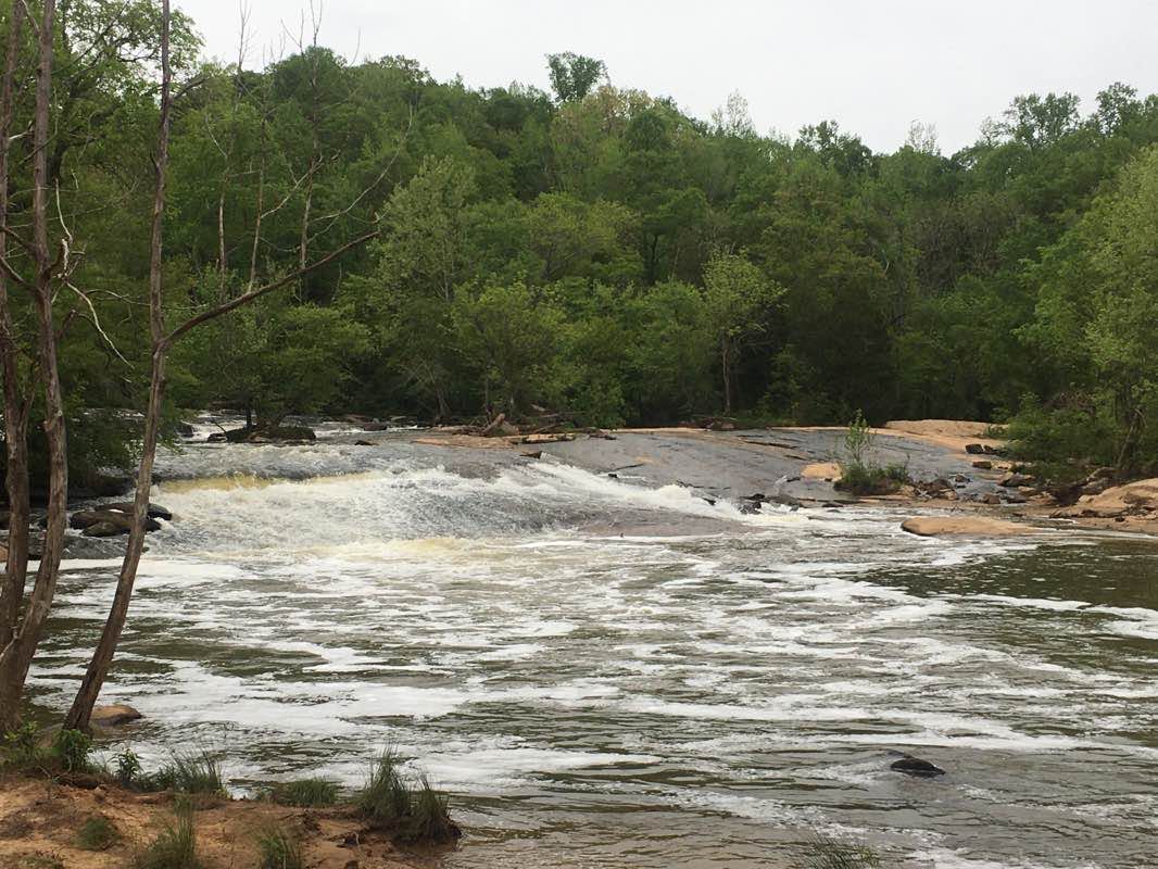 walking near me in Cedar Falls Park in winter