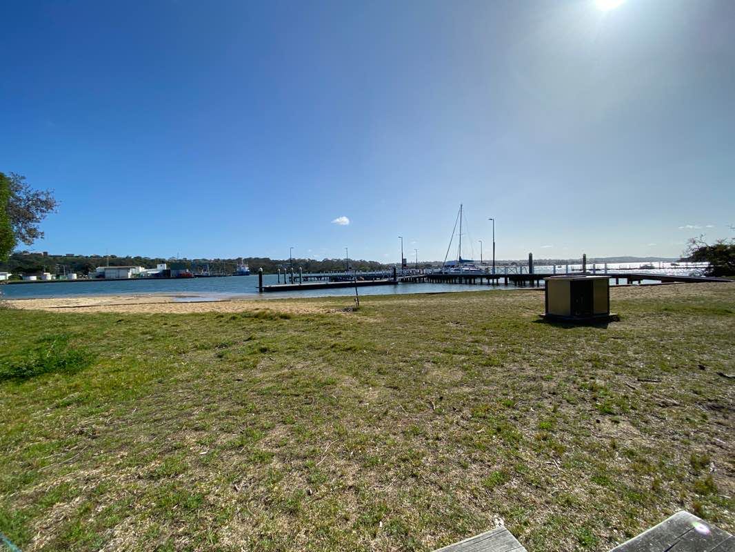 walking near me in Esplanade Reserve in summer